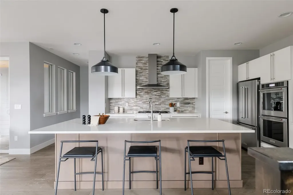 8910 Beekman Place Denver CO 80238
