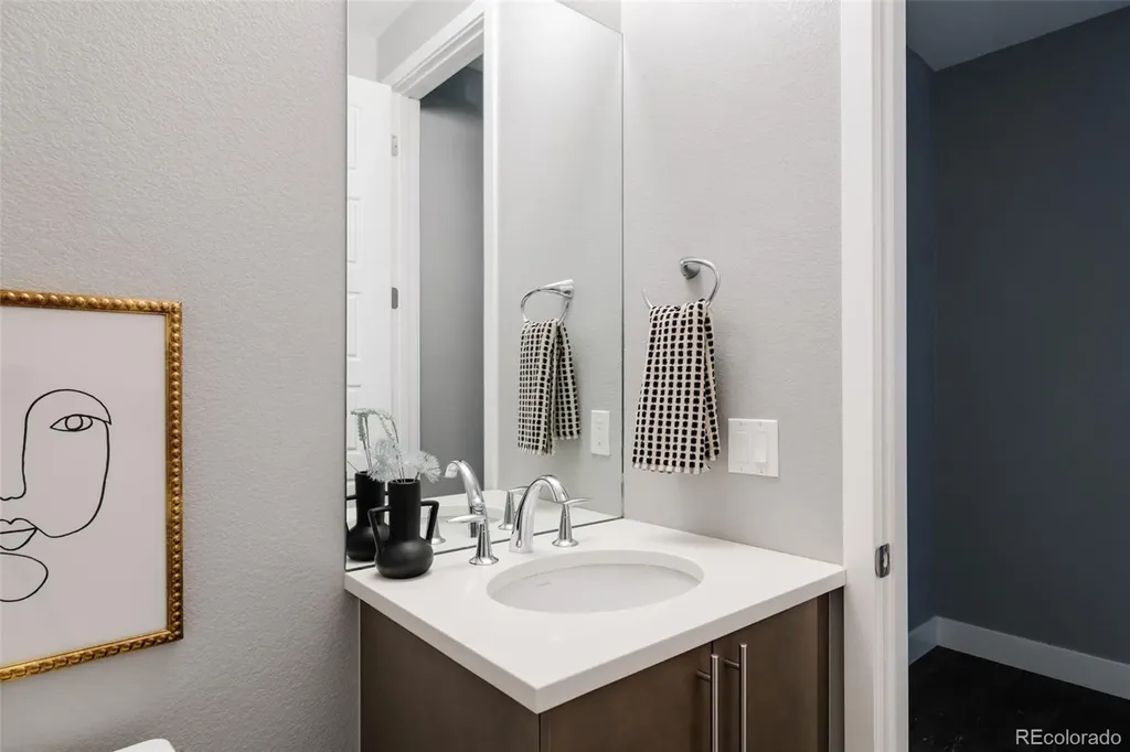 8910 Beekman Place Denver CO 80238