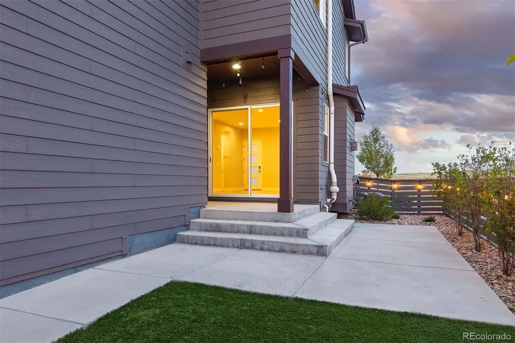 6129 Stable View Street Castle Pines CO 80108