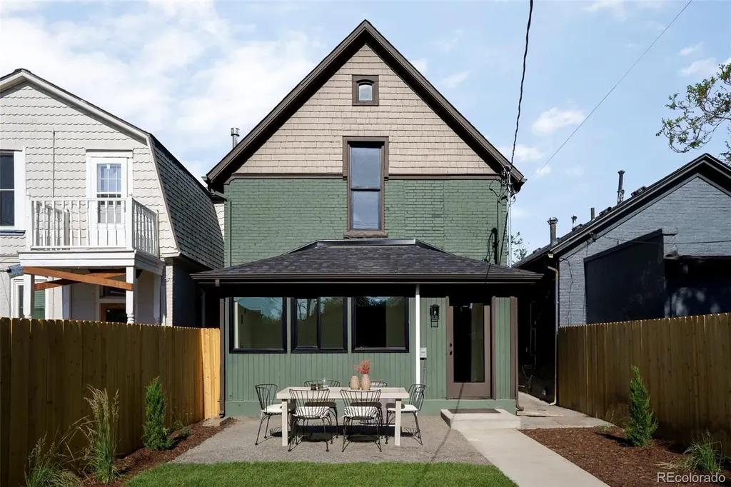 2563 N Emerson Street Denver CO 80205