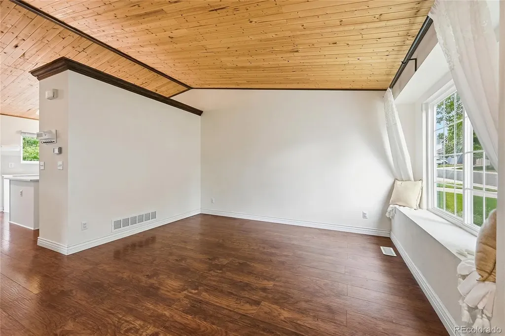 9688 Whitecliff Place Highlands Ranch CO 80129