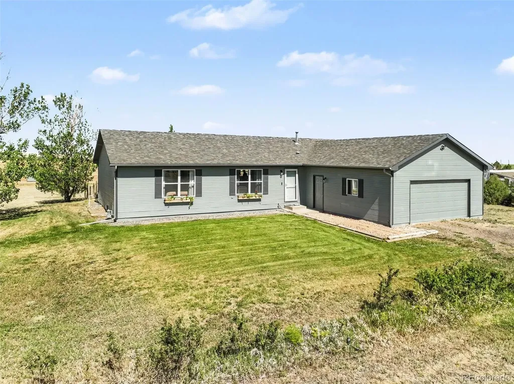 1277 S Indianfield Street Bennett CO 80102