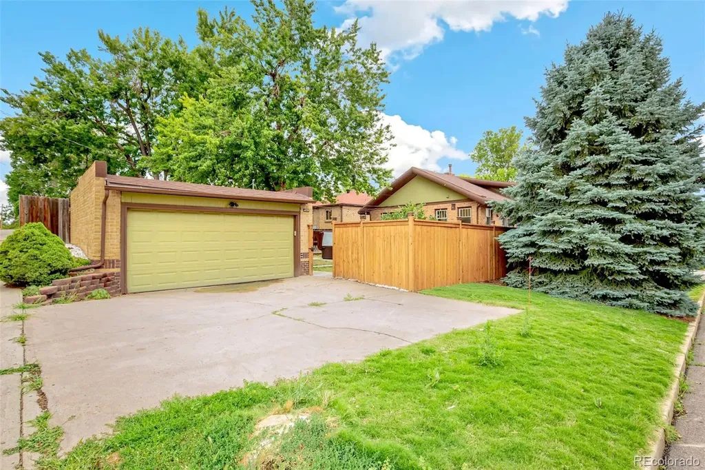 4745 W Hayward Place Denver CO 80212