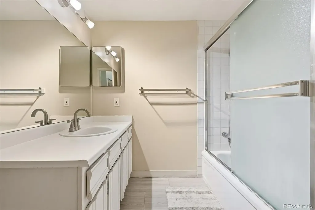 6495 E Happy Canyon Road Denver CO 80237