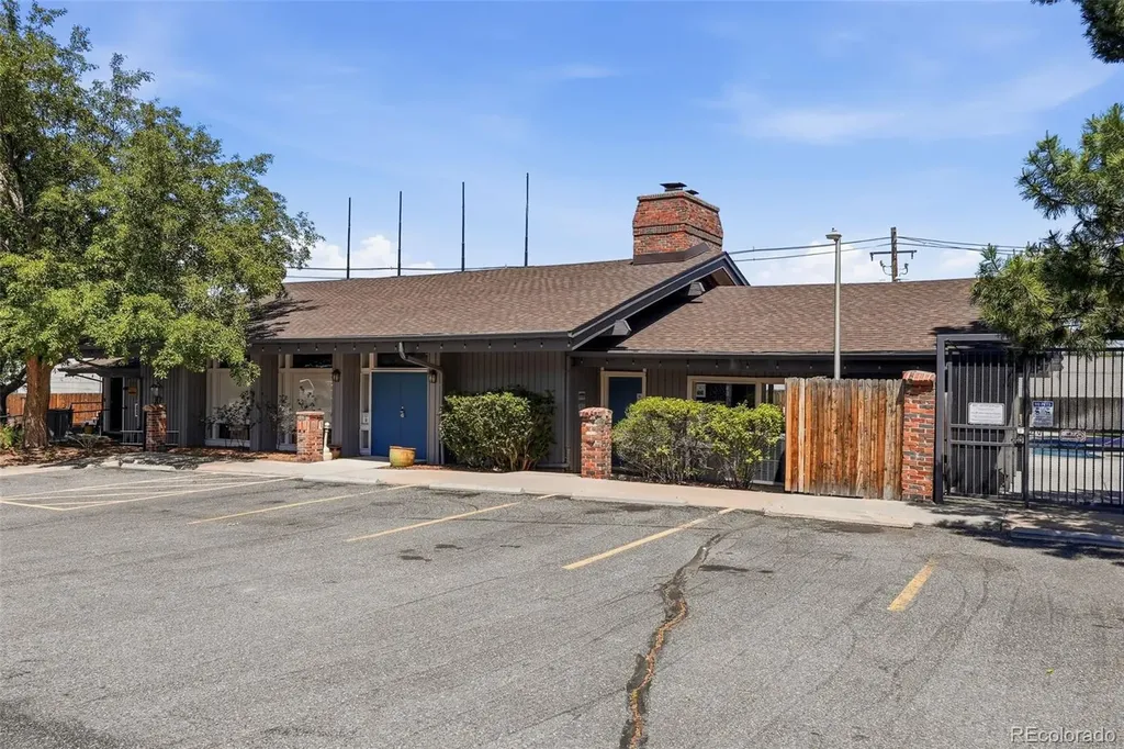 6495 E Happy Canyon Road Denver CO 80237