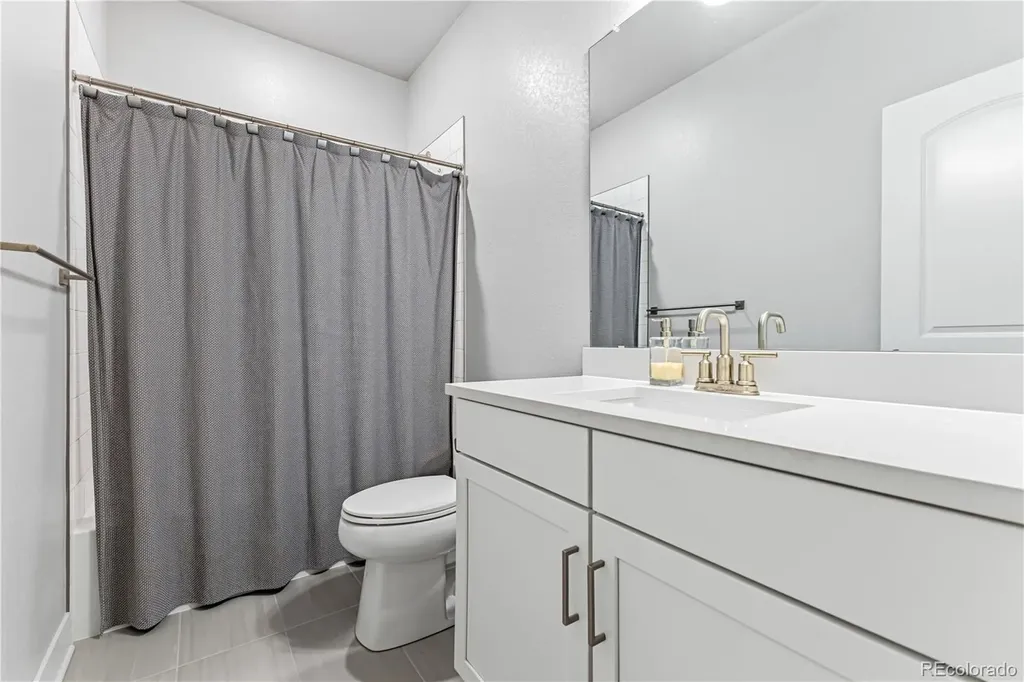 6276 N Lisbon Street Aurora CO 80019