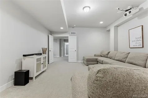6276 N Lisbon Street Aurora CO 80019