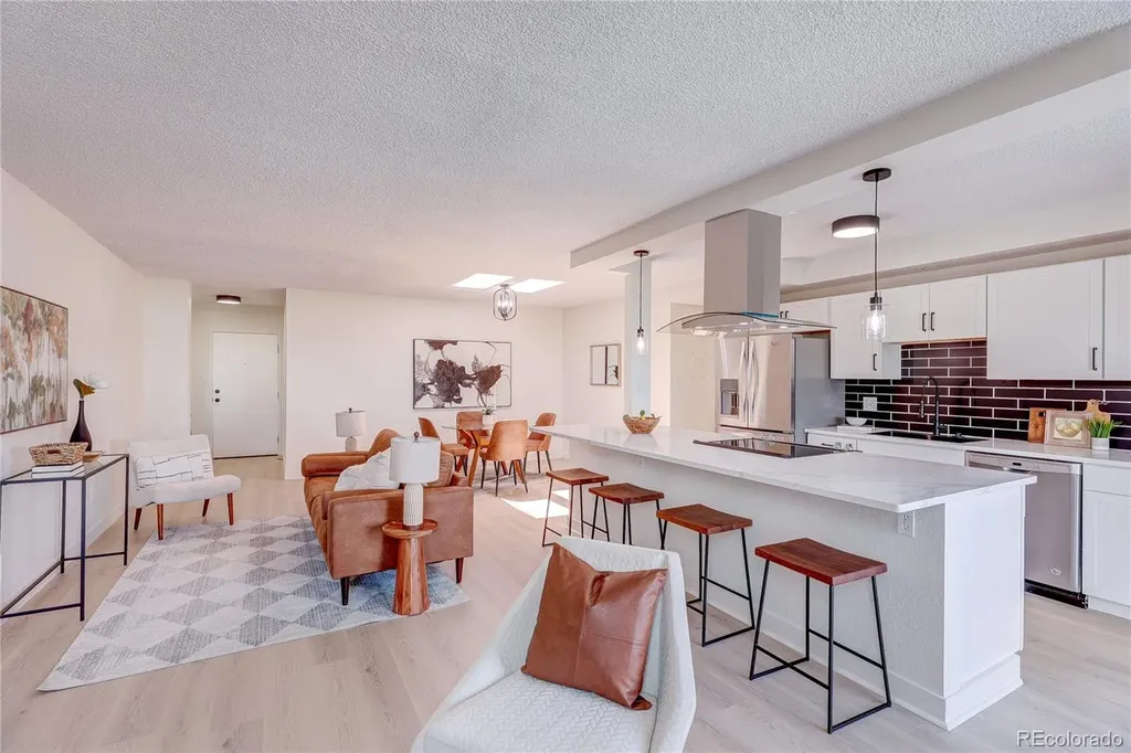 2880 S Locust Street Denver CO 80222