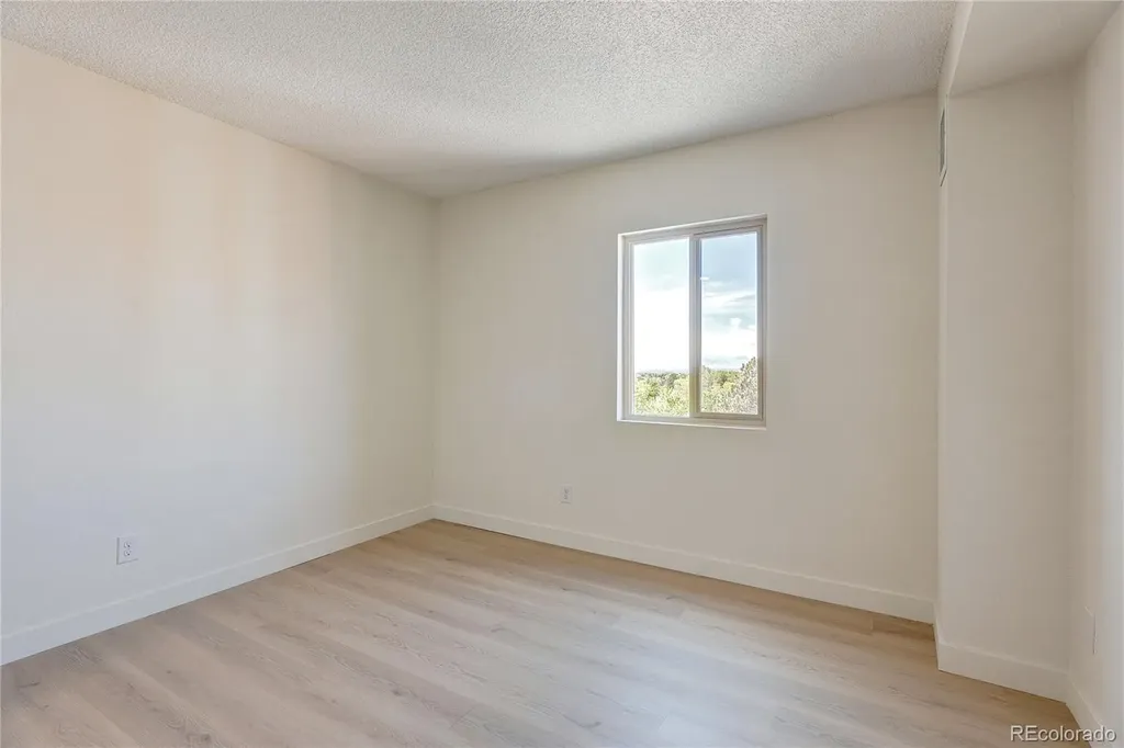 2880 S Locust Street Denver CO 80222