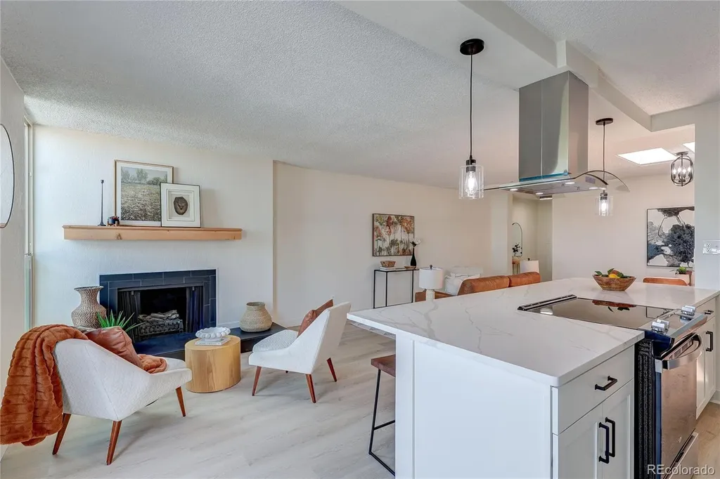 2880 S Locust Street Denver CO 80222