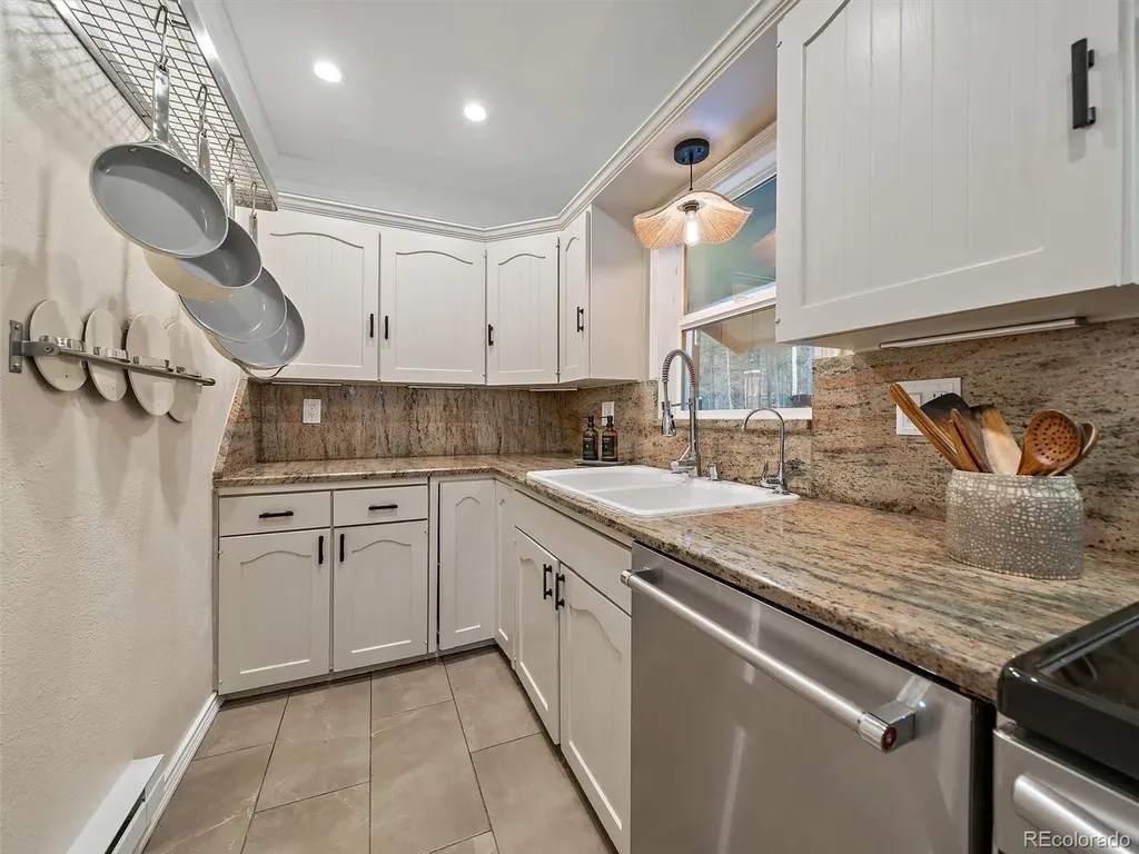 65 Apache Road Evergreen CO 80439