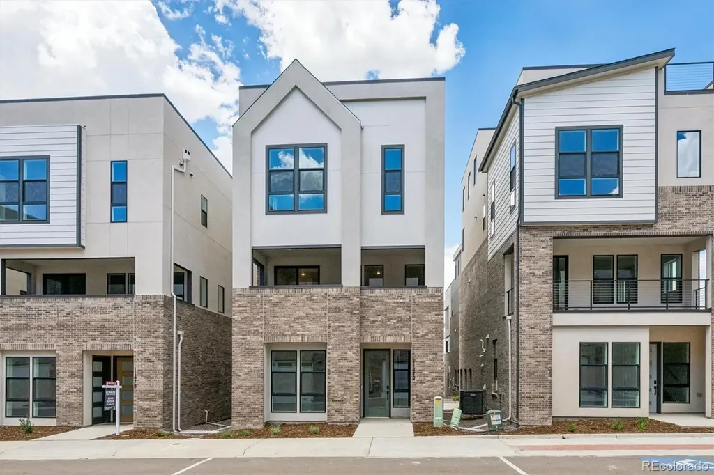 11472 E Briarwood Circle Centennial CO 80112