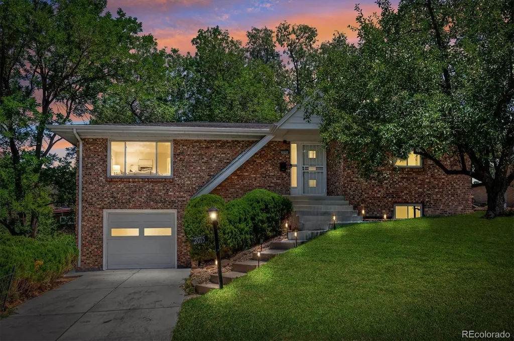 2015 Arapahoe Street Golden CO 80401