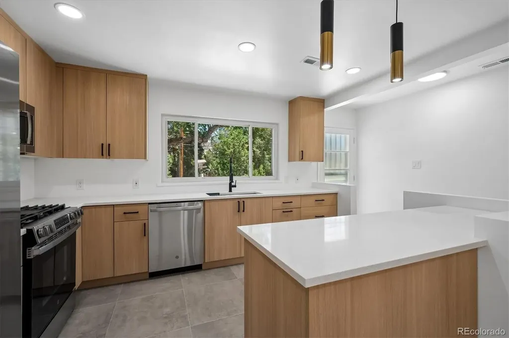 2015 Arapahoe Street Golden CO 80401