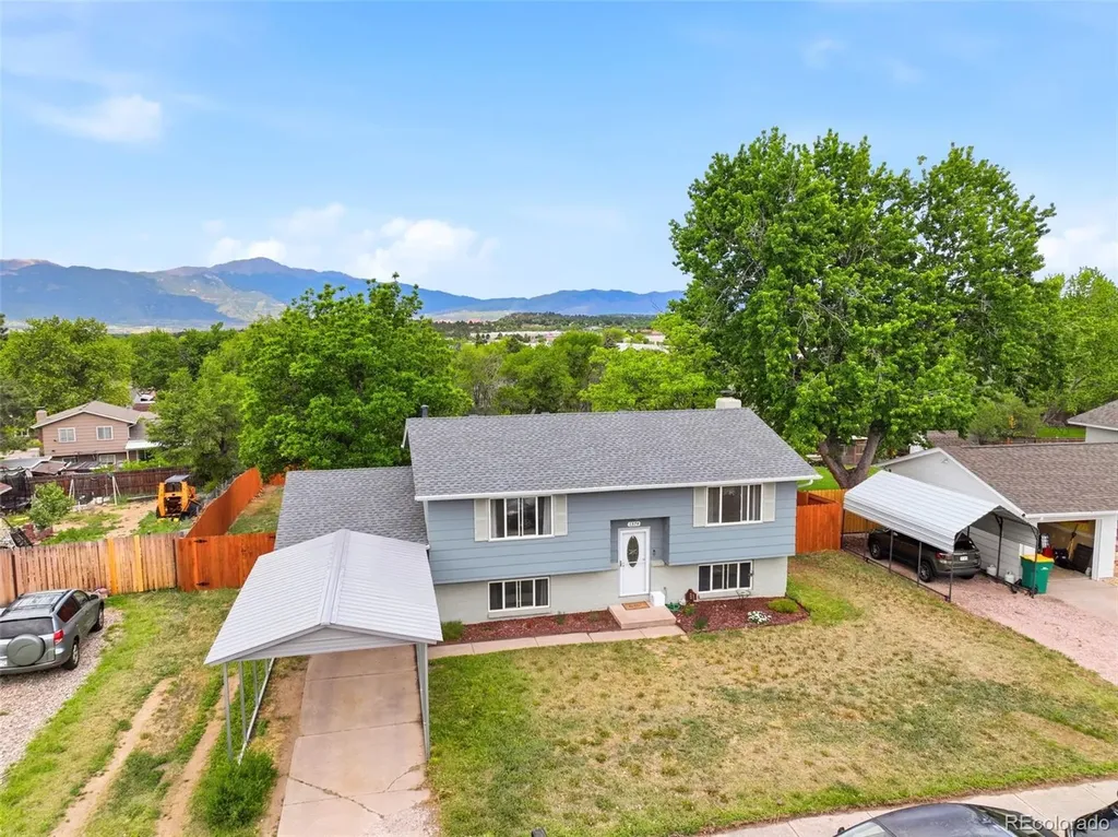 1374 Nokomis Drive Colorado Springs CO 80915