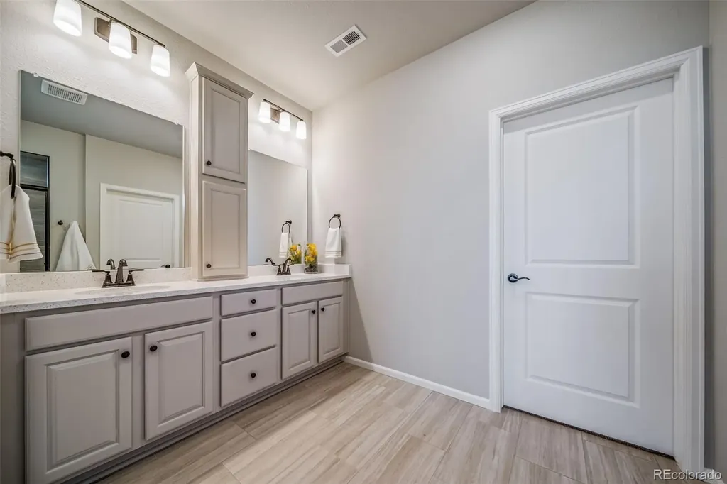5163 N Quatar Street Aurora CO 80019