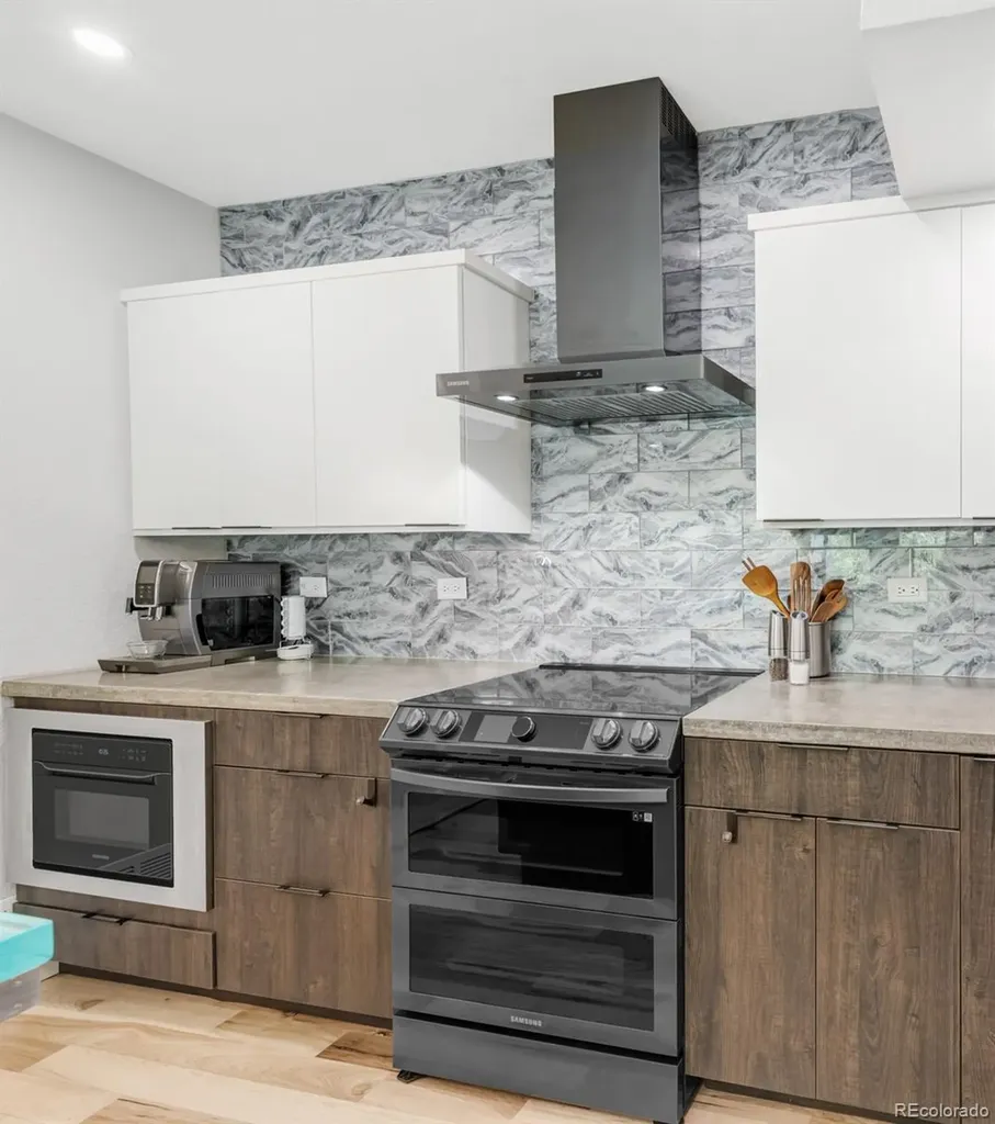 3295 Blake Street Denver CO 80205