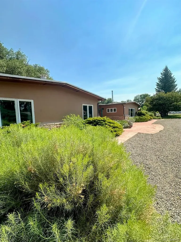 1207 Lincoln Street Alamosa CO 81101