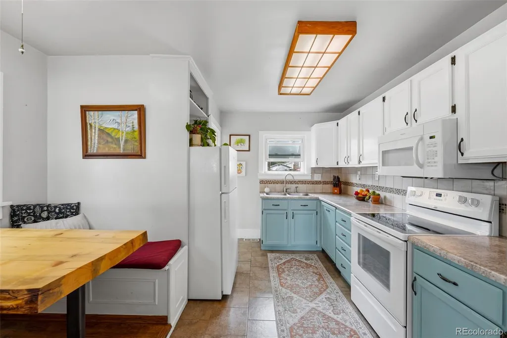 4143 S Logan Street Englewood CO 80113