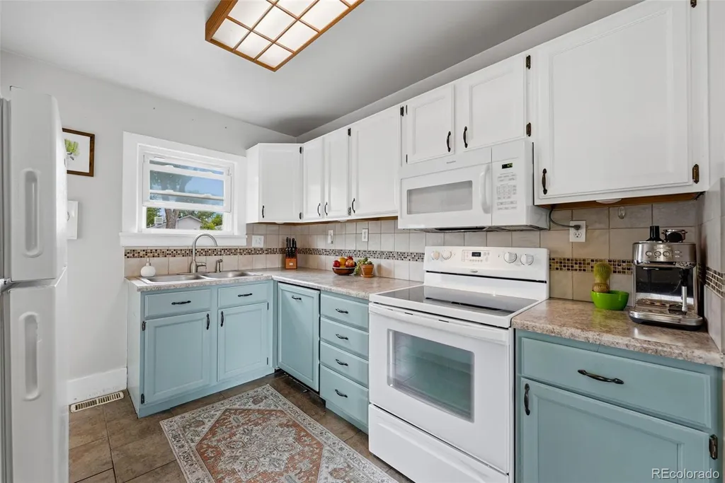 4143 S Logan Street Englewood CO 80113