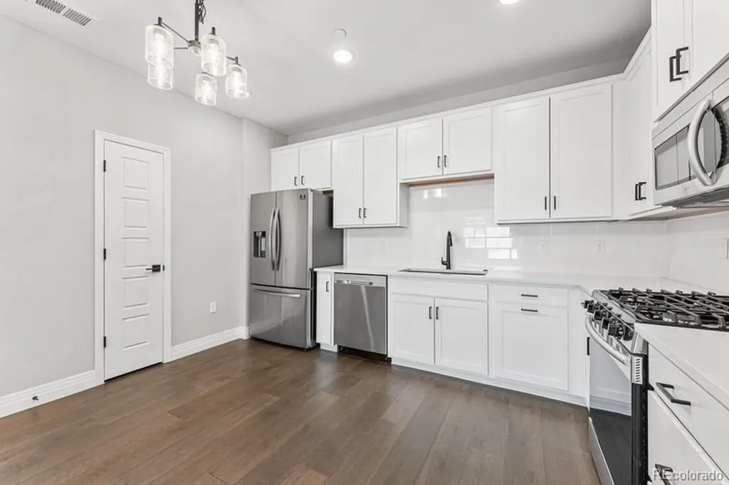 1881 S Dunkirk Street Aurora CO 80017