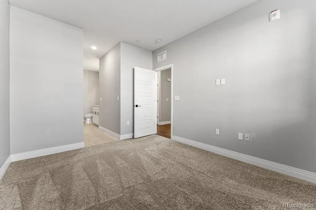 1881 S Dunkirk Street Aurora CO 80017