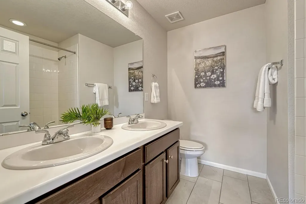 9167 Rio Lado Street Littleton CO 80125