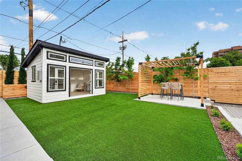 1528 Harrison Street Denver CO 80206