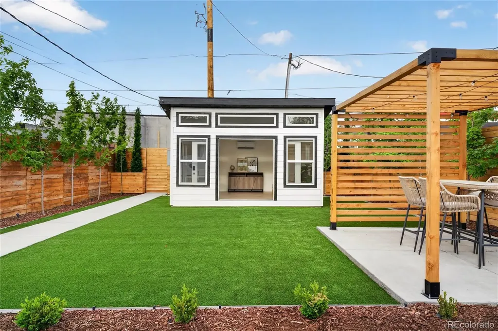 1528 Harrison Street Denver CO 80206
