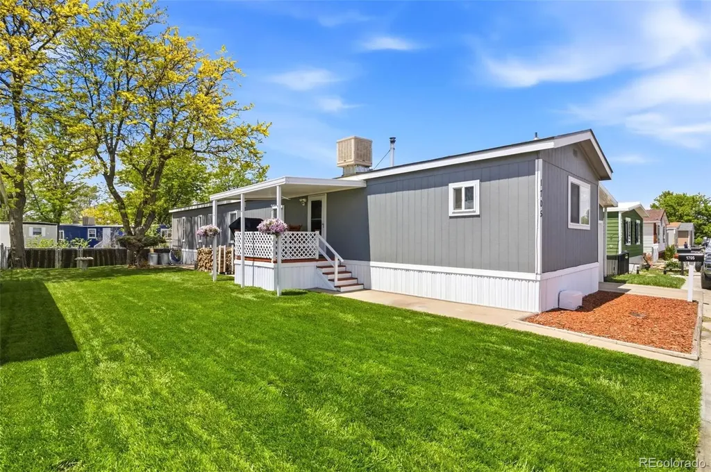 1705 Clark Street Aurora CO 80011