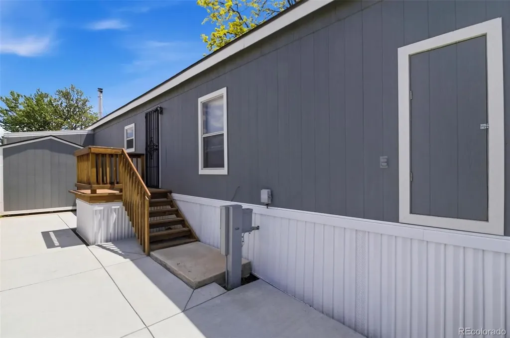 1705 Clark Street Aurora CO 80011