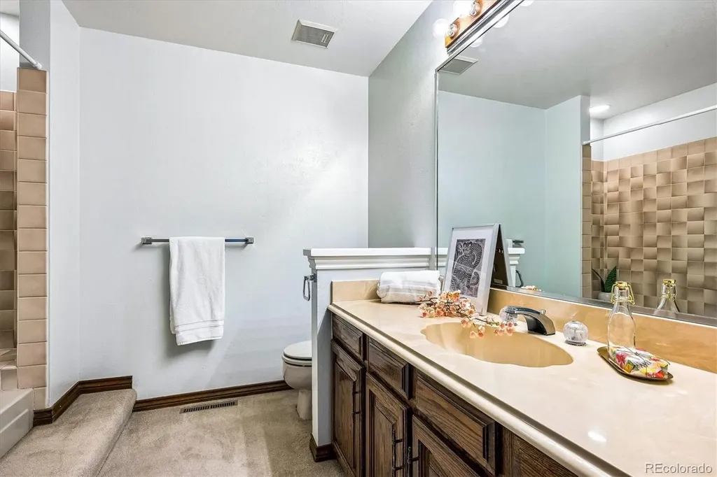 7715 S Forest Street Centennial CO 80122