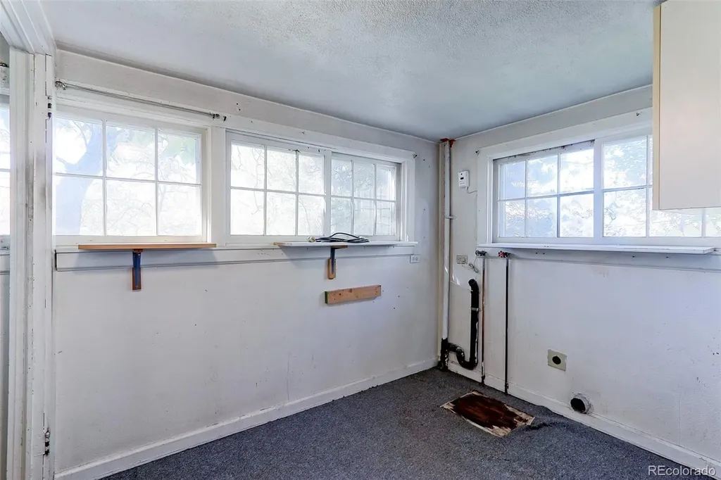 4985 Green Court Denver CO 80221