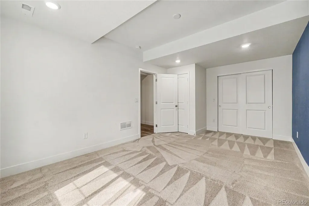 892 Crestone Street Johnstown CO 80534
