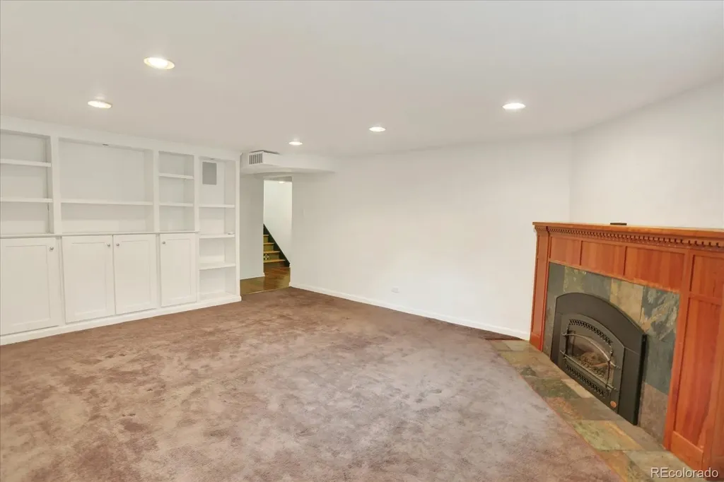 695 Dahlia Street Denver CO 80220