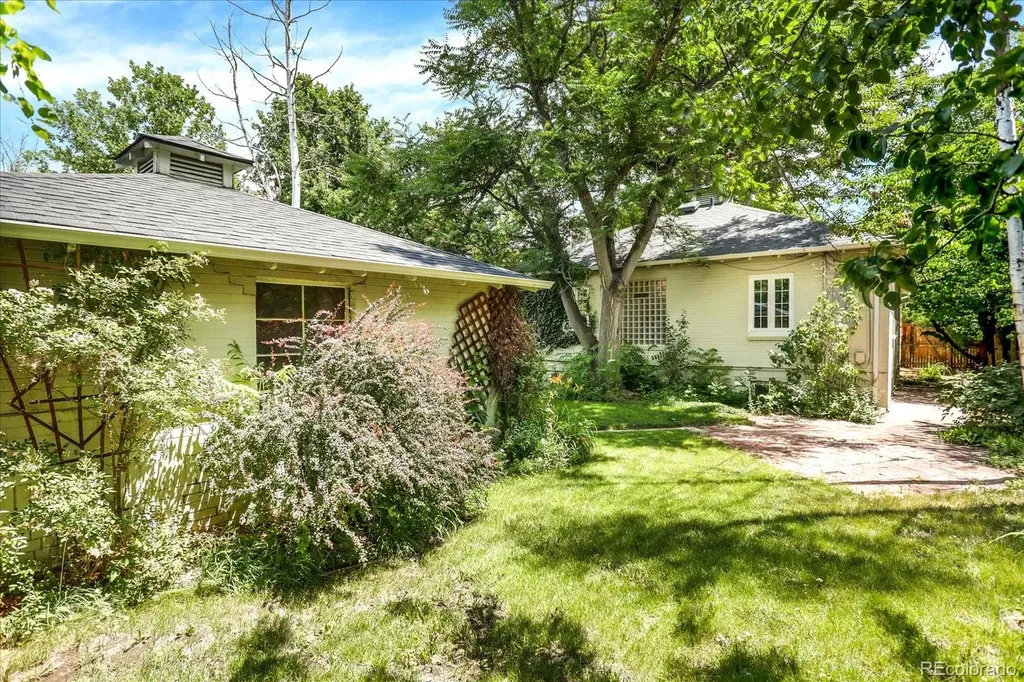 695 Dahlia Street Denver CO 80220