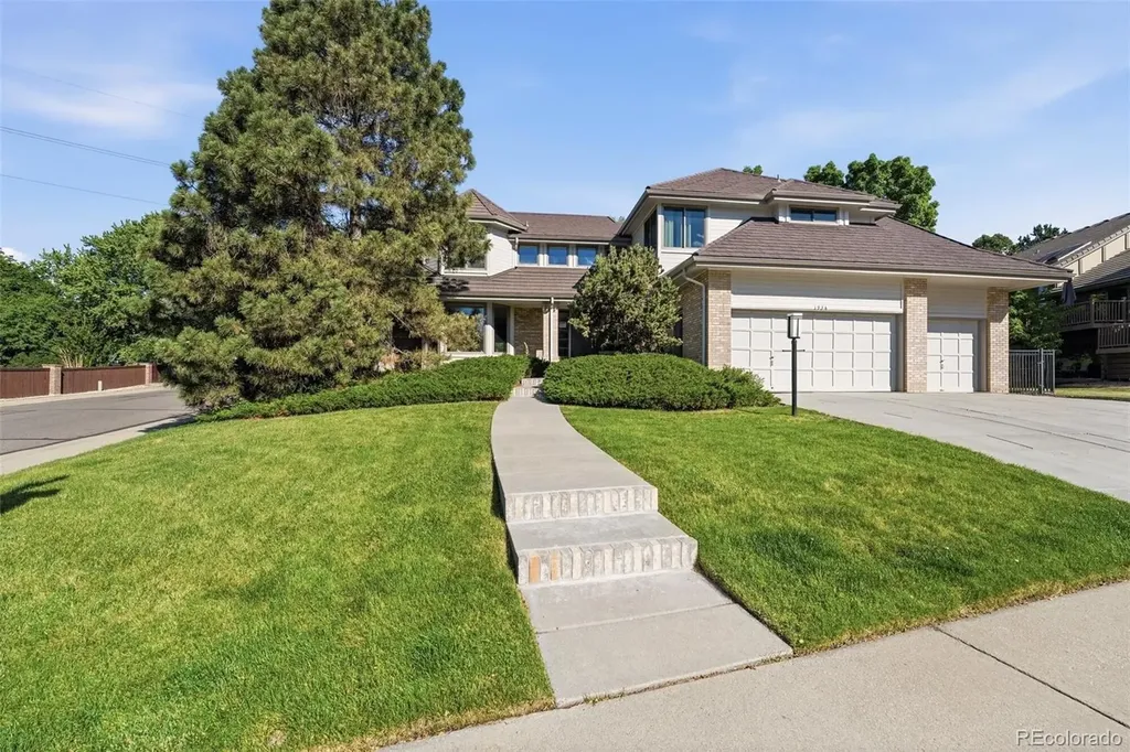 1934 S Parfet Drive Lakewood CO 80227
