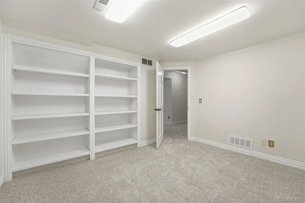 1934 S Parfet Drive Lakewood CO 80227