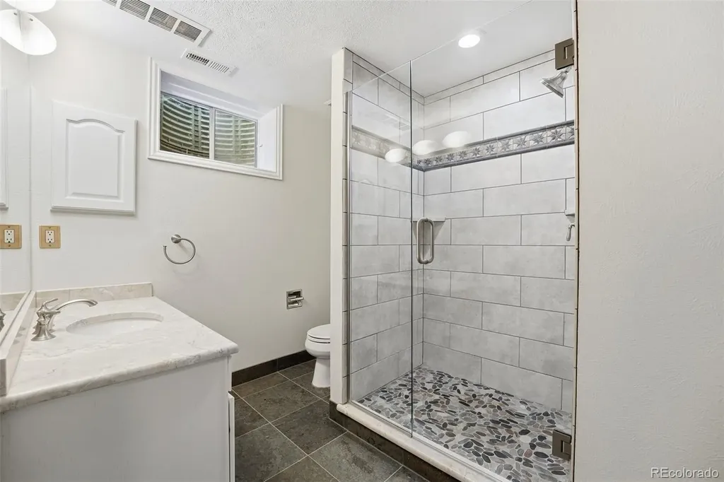 1934 S Parfet Drive Lakewood CO 80227