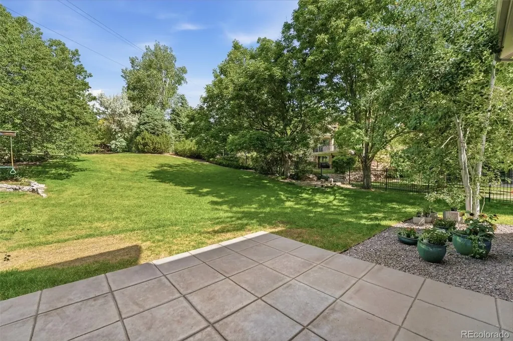 1934 S Parfet Drive Lakewood CO 80227