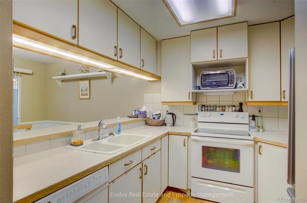 14196 E Radcliff Circle Aurora CO 80015