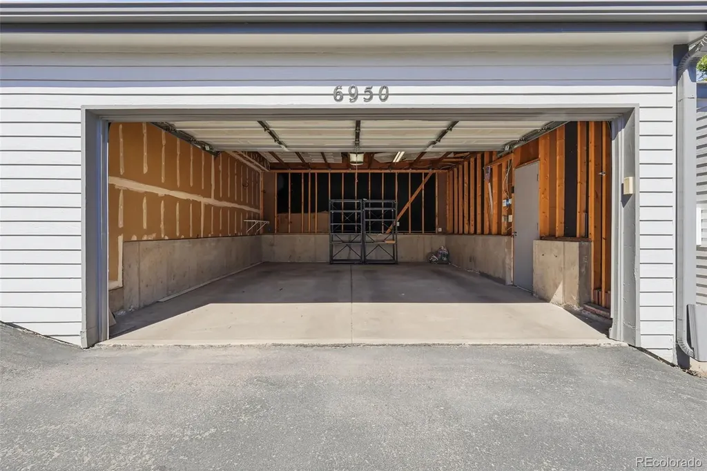6950 E Briarwood Drive Centennial CO 80112