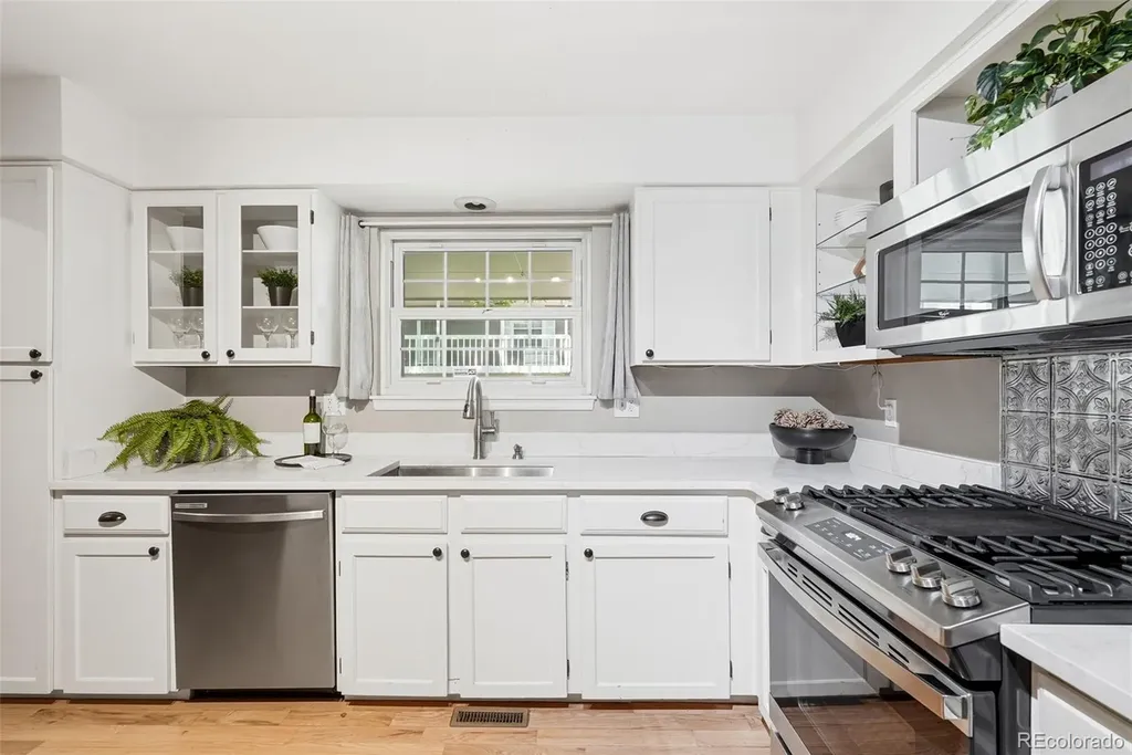 6950 E Briarwood Drive Centennial CO 80112