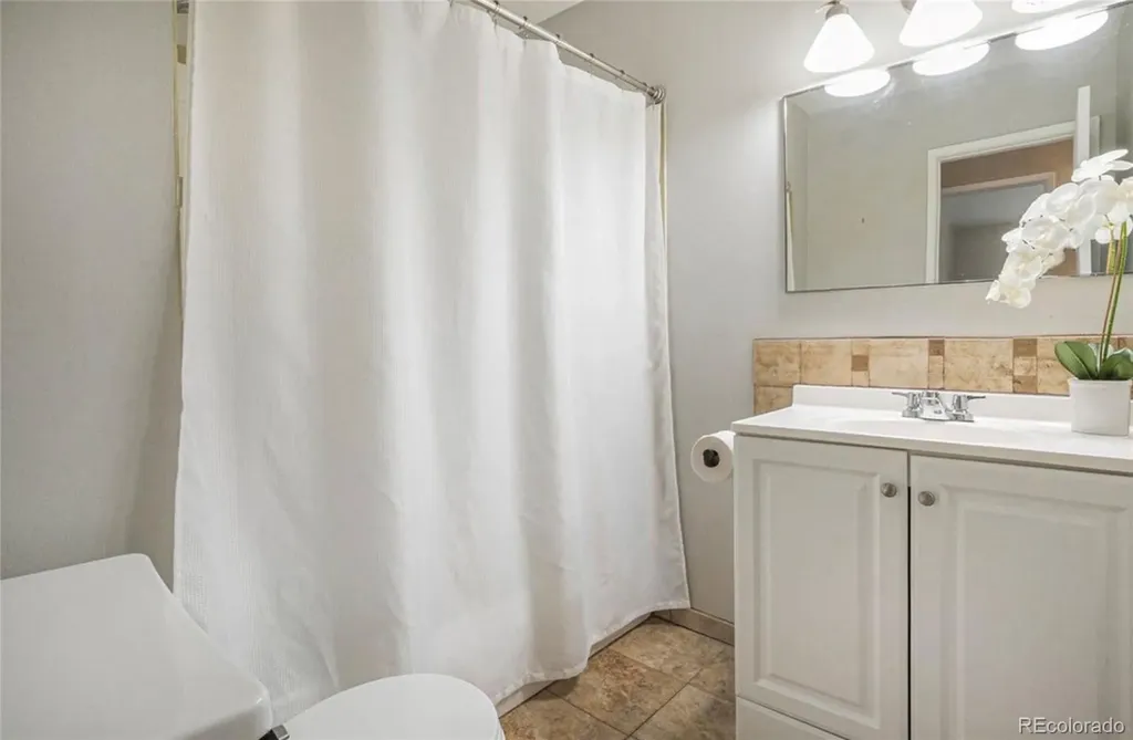 5573 S Lowell Boulevard Littleton CO 80123