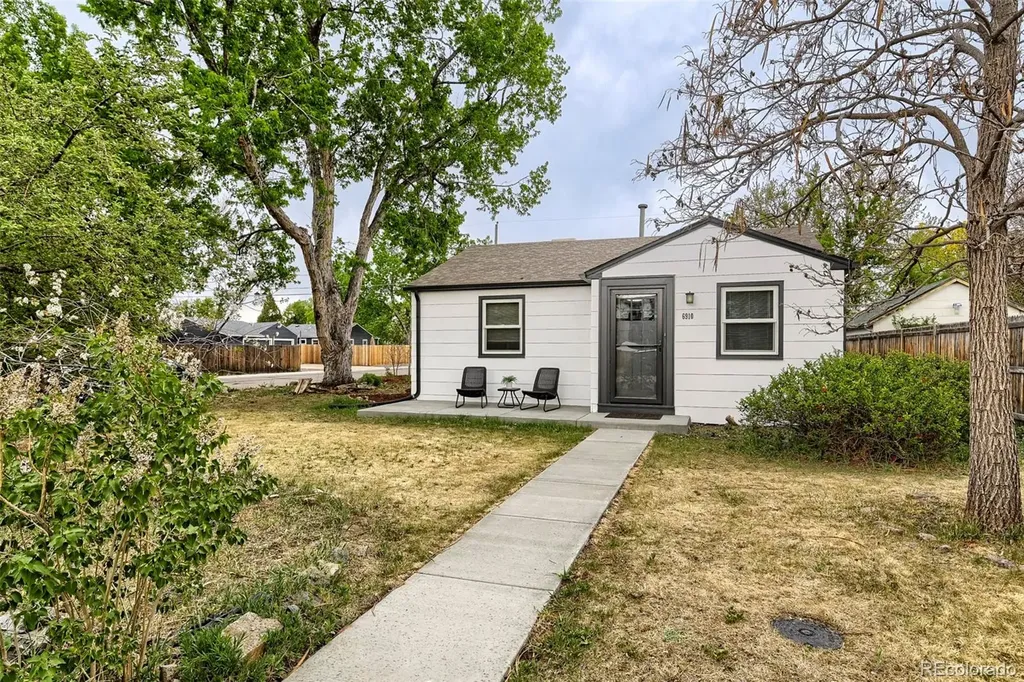 6910 Reno Drive Arvada CO 80002