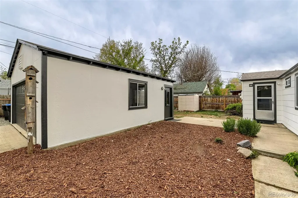 6910 Reno Drive Arvada CO 80002