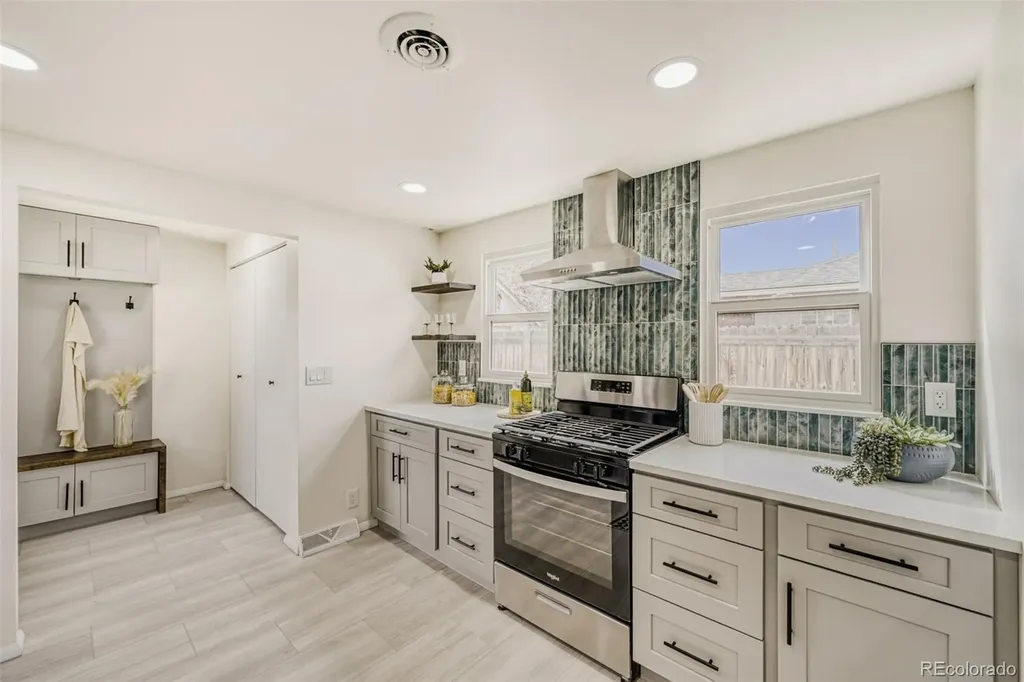 6910 Reno Drive Arvada CO 80002