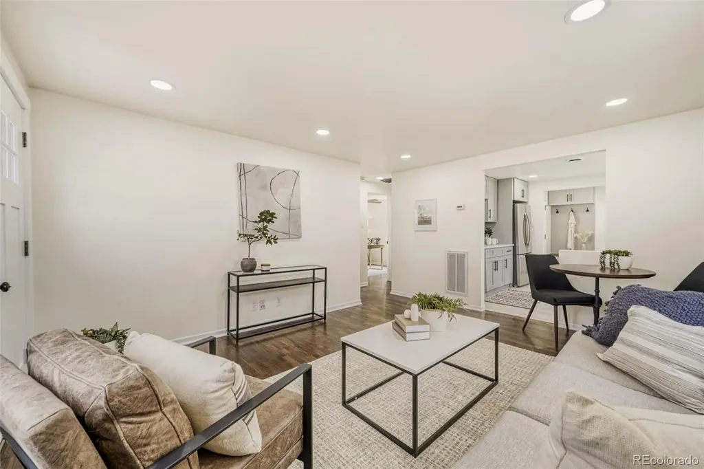6910 Reno Drive Arvada CO 80002