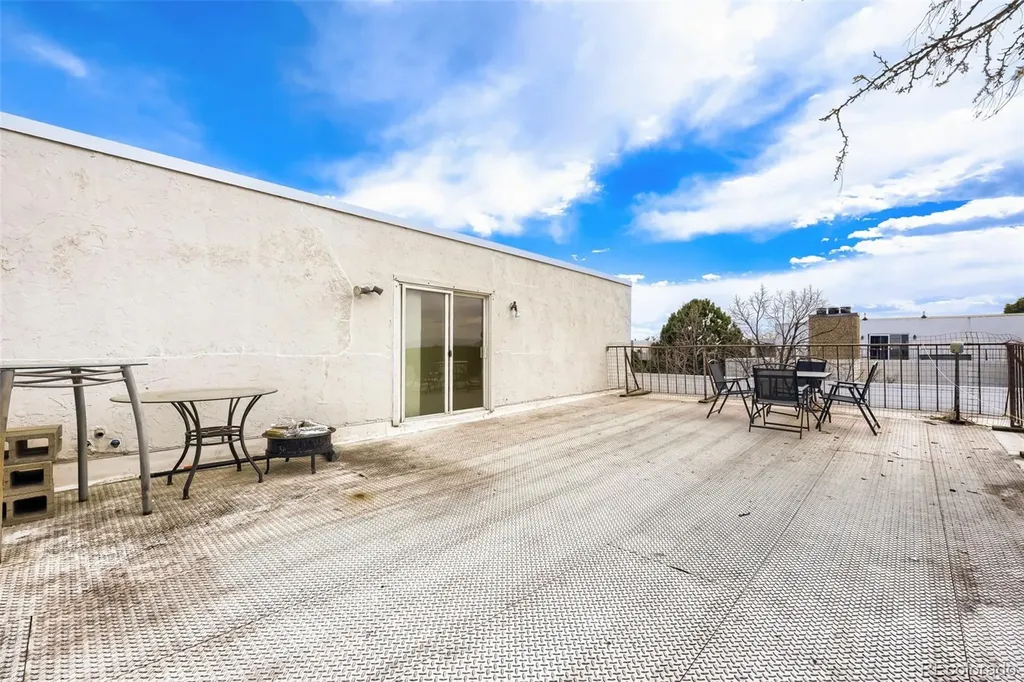 364 S Ironton Street Aurora CO 80012