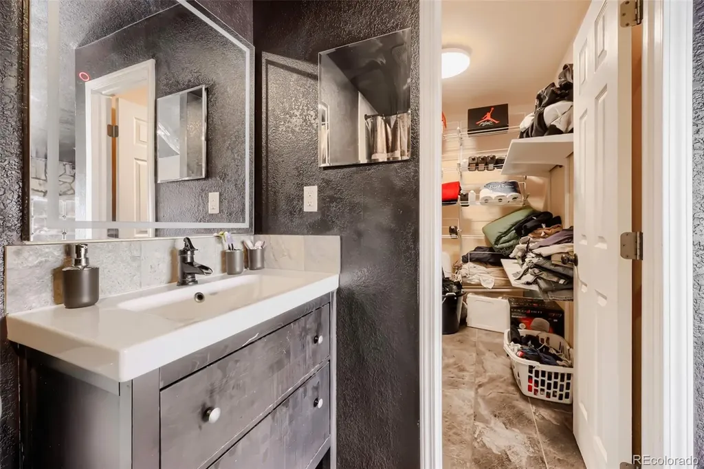 364 S Ironton Street Aurora CO 80012